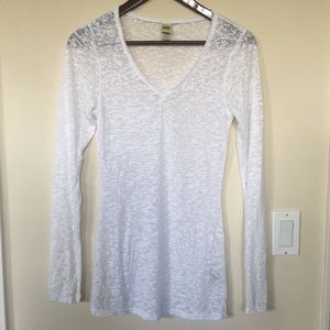 White sheet long sleeve shirt